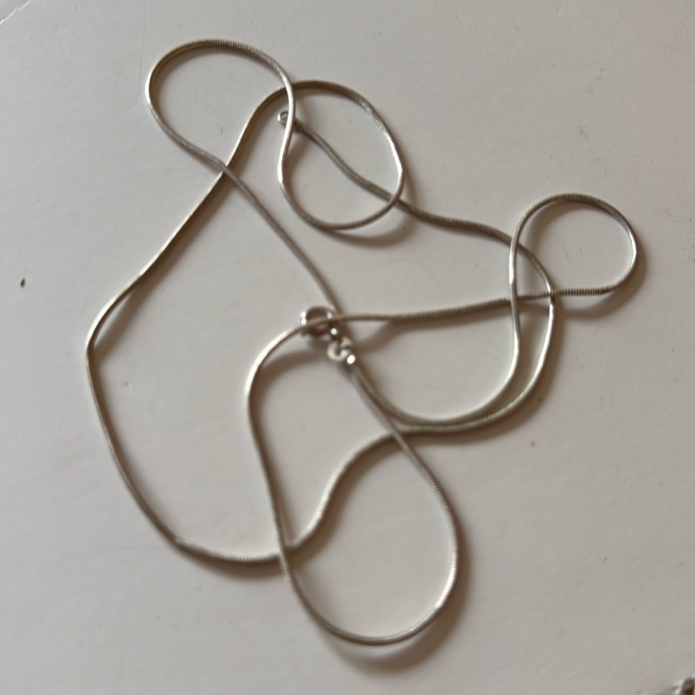 25’’ silver snake chain - Picture 2 of 2